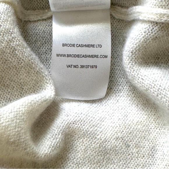 NEW without Tags - BRODIE 
Flower Pop Cashmere Crewneck Sweater - large - 2024 - Picture 9 of 13